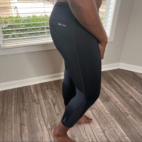 NIKE DRI-FIT Legging With Inner Drawstring - Picture 9 of 12